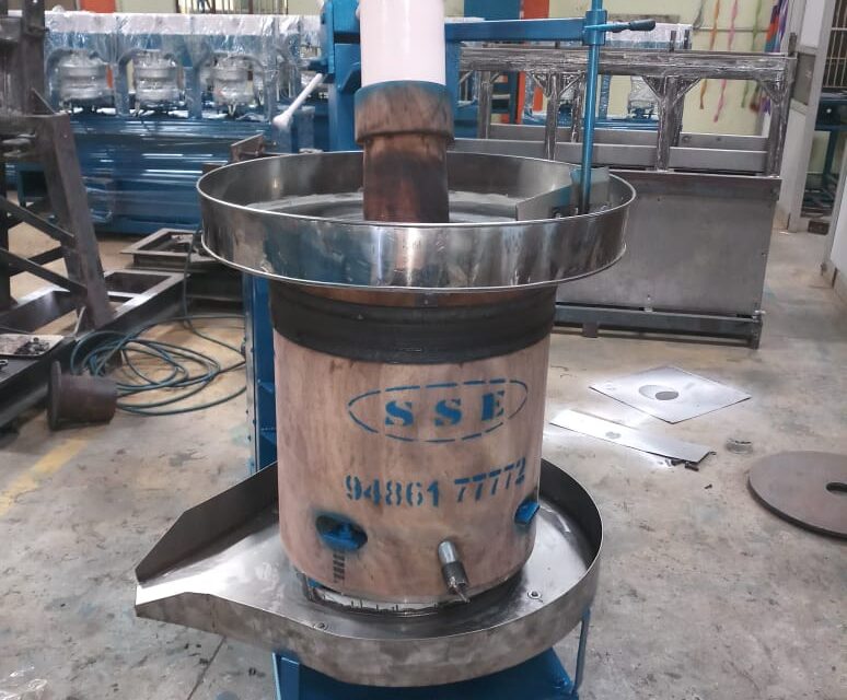 OIL SEEDS CRUSHING MACHINE