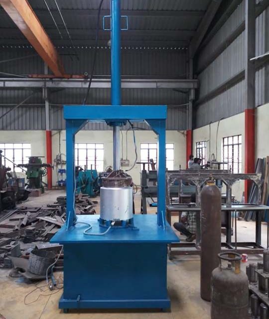 Semi Automatic Areca Leaf Plate Machine in Saudi Arabia